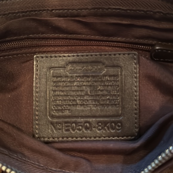 Used Coach bag.  Very nice condition. - Picture 3 of 4